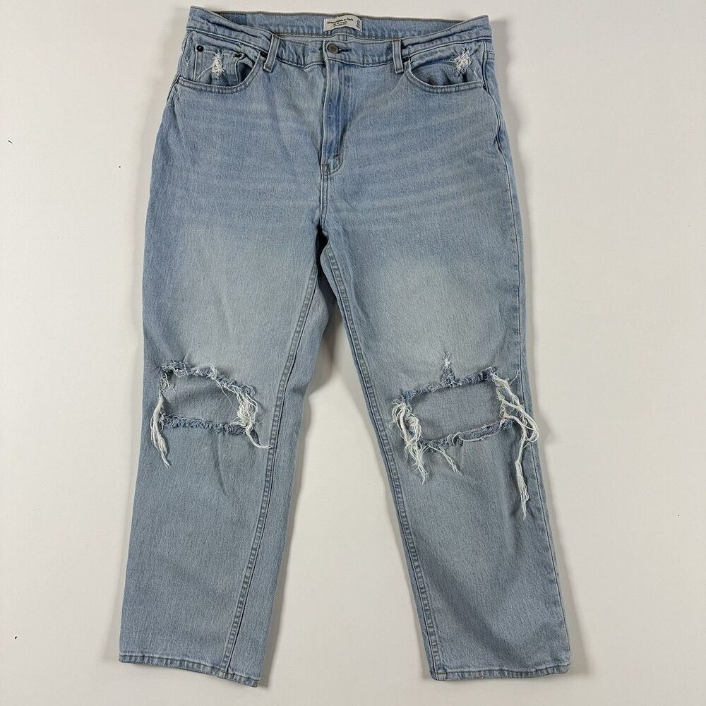 Abercrombie & Fitch 90s Straight Ultra High Rise Light Wash Jeans Size 33 US 16